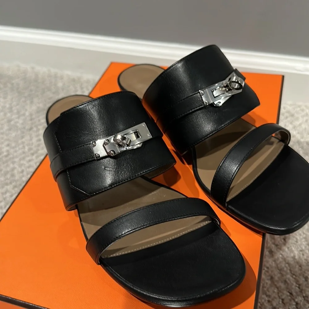 ❌SOLD❌Hermes Avenue Sandal BLACK size 39 - Picture 9 of 10